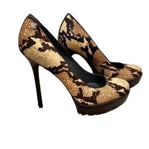 Calvin Klein animal print platform shoes size 7.5   #024-1